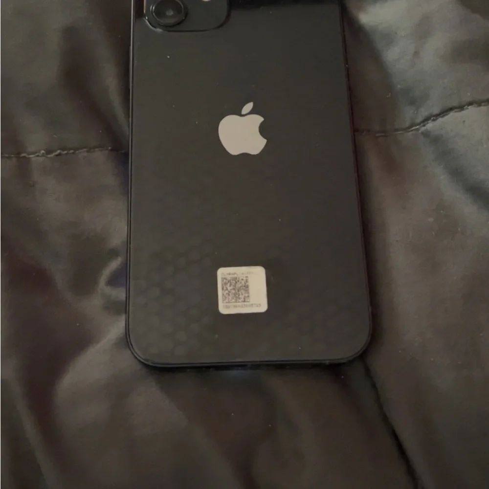 Apple iPhone 12 black